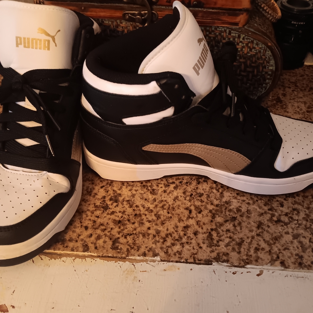 Puma Men's Black, White, and Tan Sneakers